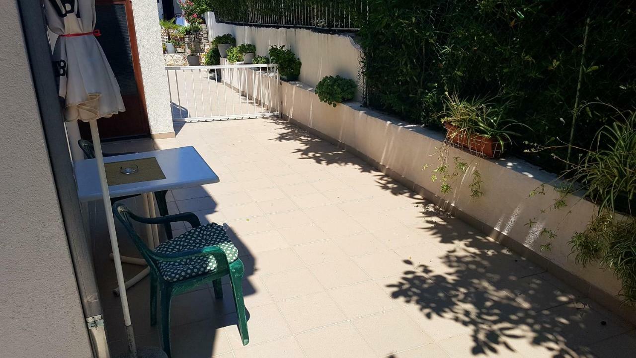 Dinka Guesthouse Makarska Exterior photo